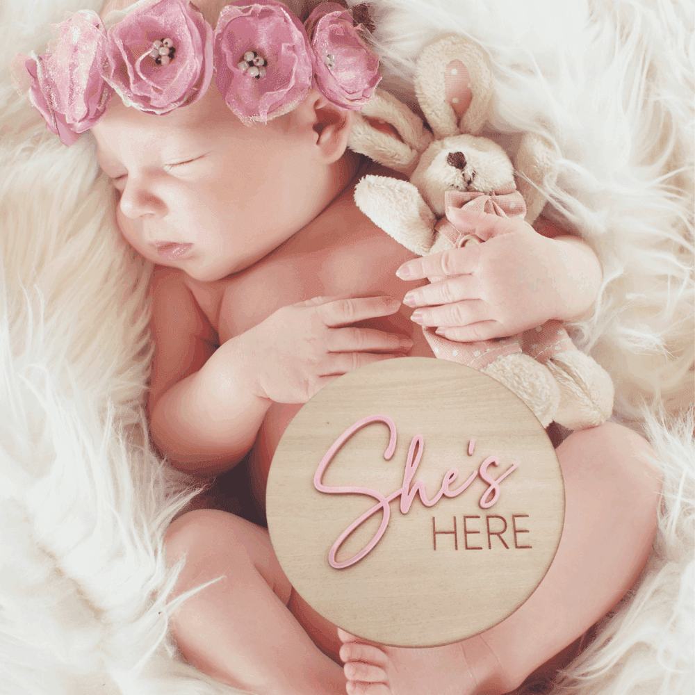 Announcement Disc – She’s Here