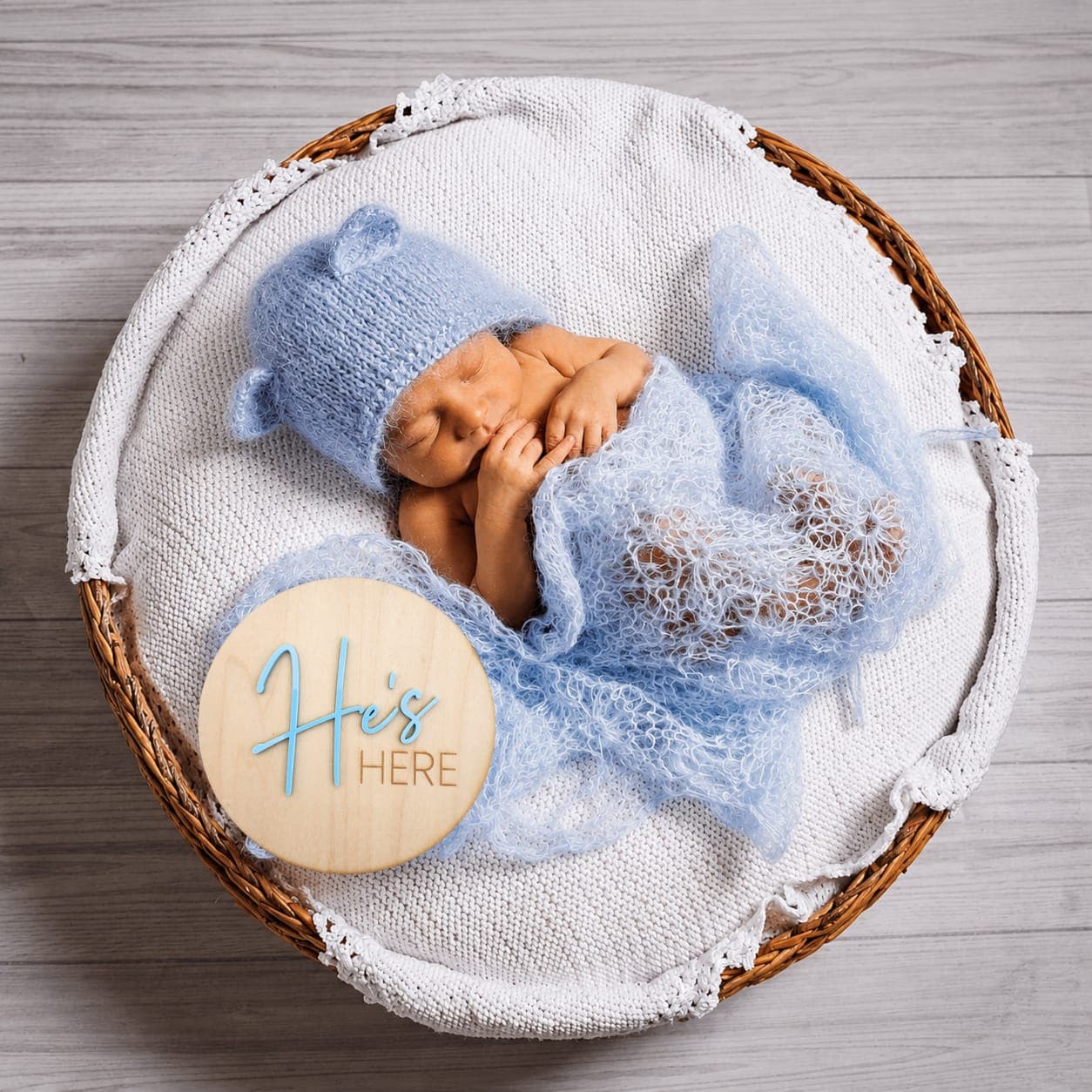 Announcement Disc – He’s Here
